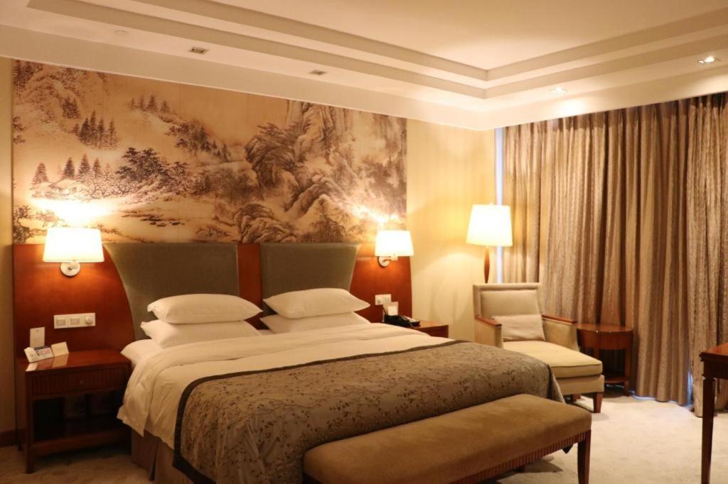 โรงแรมจินไห่ นิวเซ็นจูรี่ แกรนด์ หนิงไห่ Ninghai ภายนอก รูปภาพ